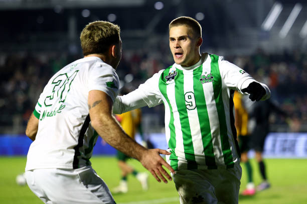 让他们对足 让他们对足